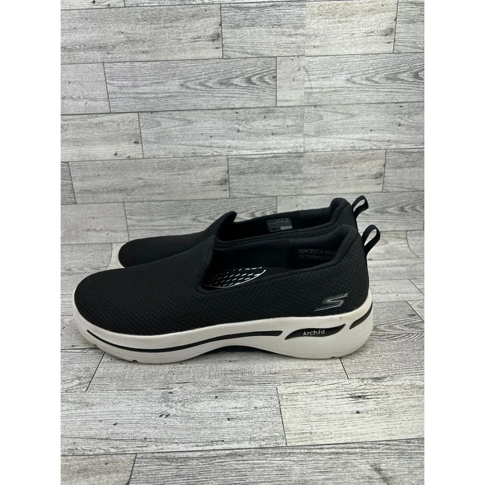 Skechers Women's Black Arch Fit Air Cooled Slip‎ On Sneakers Shoes Size 9